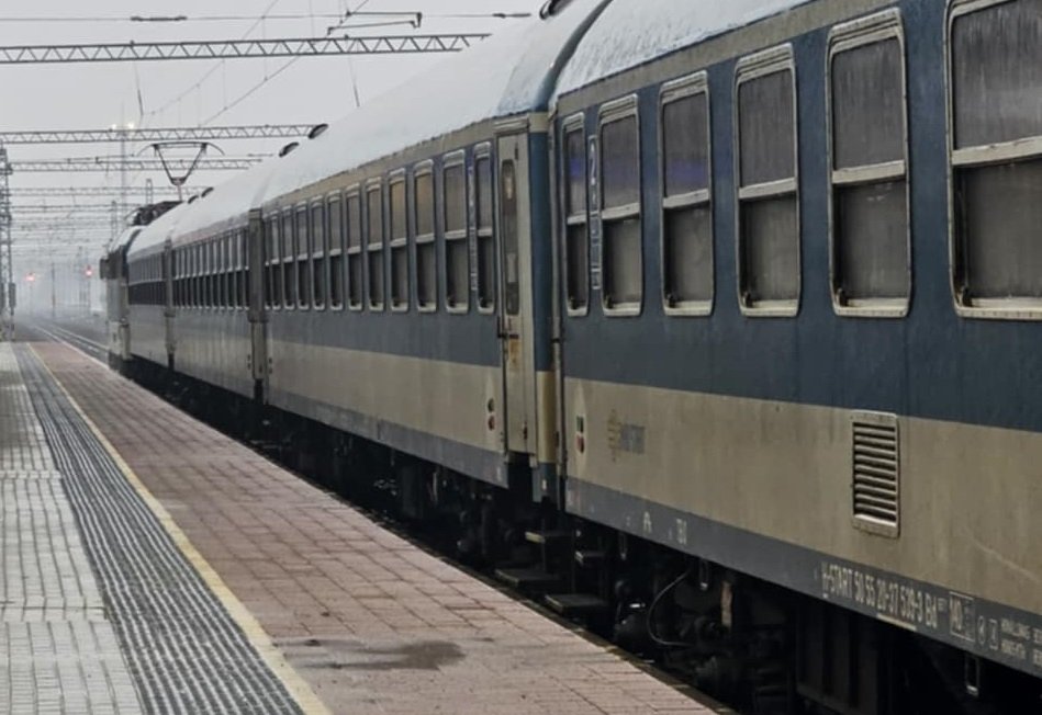 [ad_1] Duminică seara, traficul feroviar a fost suspendat pe raza Regionalelor Craiova după un incident petrecut în Halta de Mișcare Romula