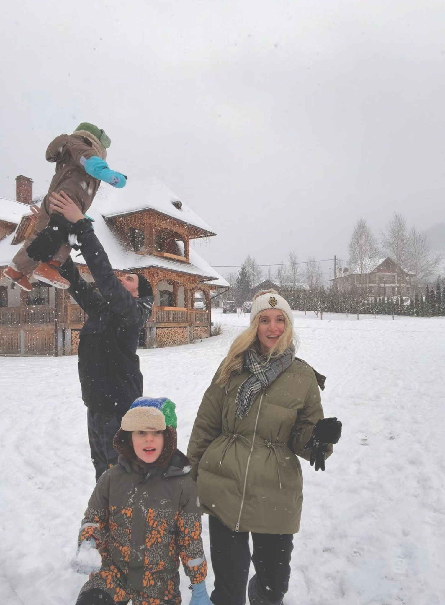 Persoana urează La mulți ani și sănătate