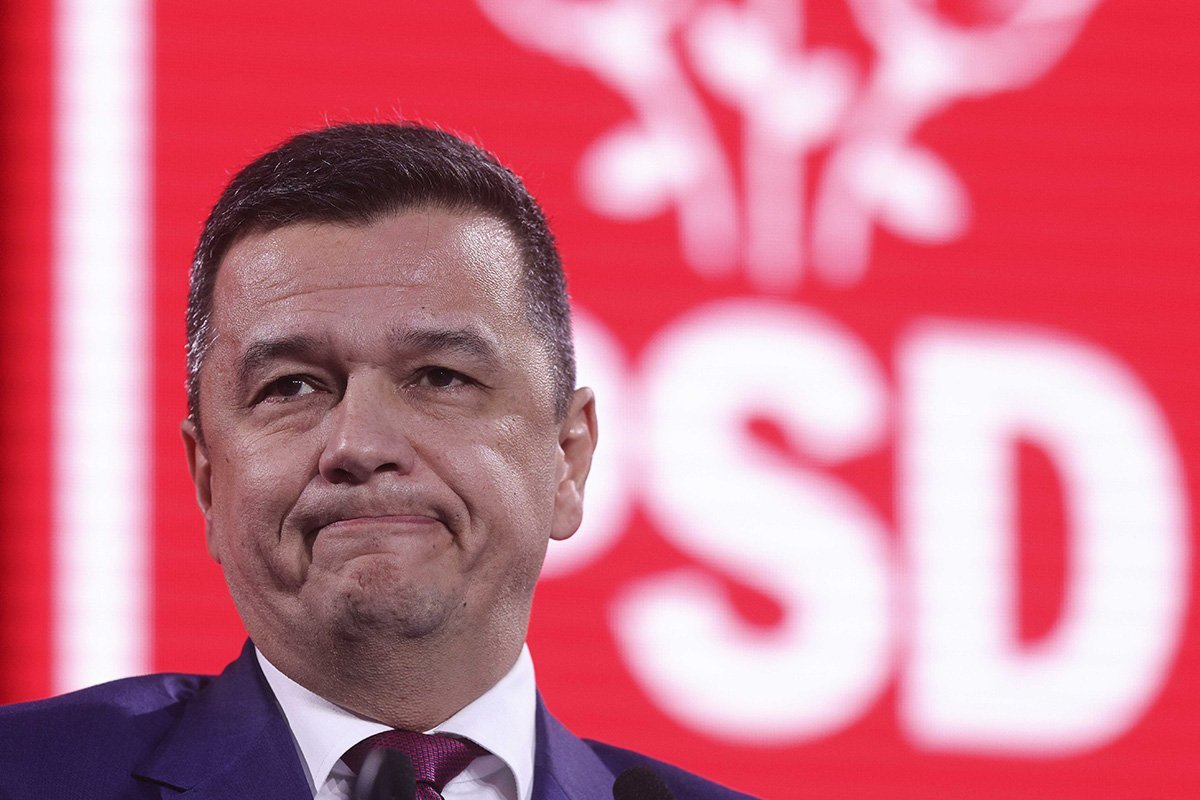 Critici ascuțite din partea internauților: PSD, CCR și decizia privind reforma pensiilor magistraților Zilele trecute, în mediul online a izbucnit o veritabilă dezbatere legată de implicarea și poziționarea PSD în contextul deciziei recente a Curții Constituționale referitoare la reforma pensiilor magistraților