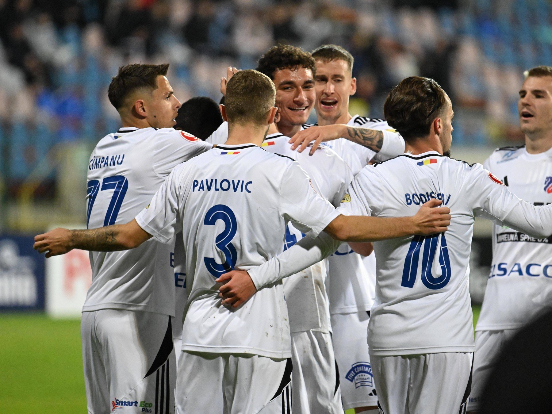 Valeriu Iftime vizează întărirea FC Botoșani cu doi atacanți de top Patronul echipei FC Botoșani, Valeriu Iftime, a confirmat recent că este interesat de transferul a doi atacanți de renume din SuperLiga, Marko Dugandzic și Denis Alibec