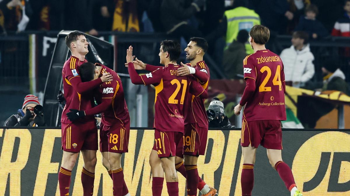 De Rossi, emoții și înfrângere: Roma deschide anul cu o victorie convingătoare Într-un meci deosebit, echipa României a câștigat cu 3-1 împotriva Genoa, într-o partidă care a marcat întoarcerea lui Daniele De Rossi pe terenul Stadio Olimpico ca adversar