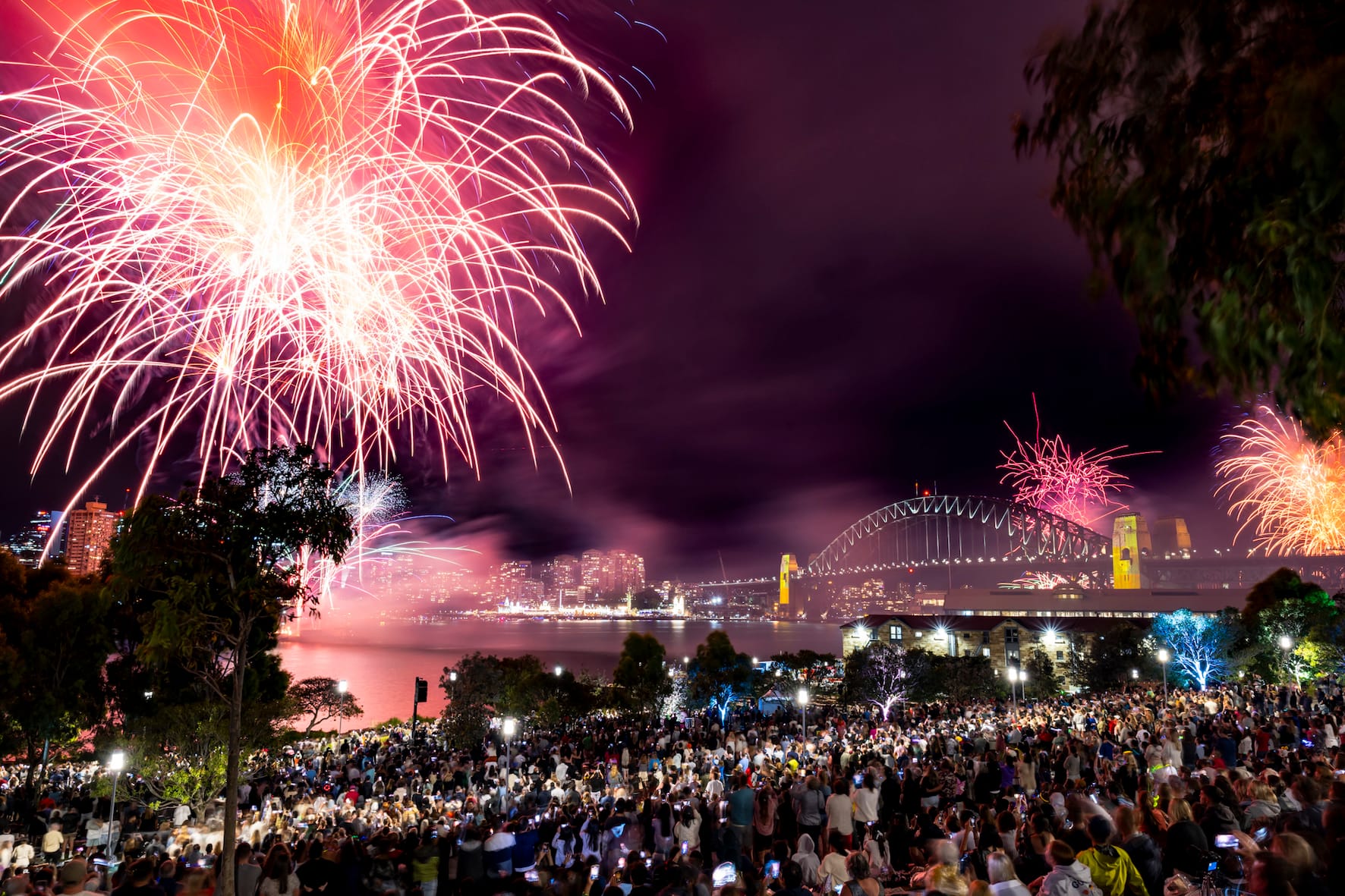 Spectaculoasele focuri de artificii de Revelion, în Sydney, fără cost!