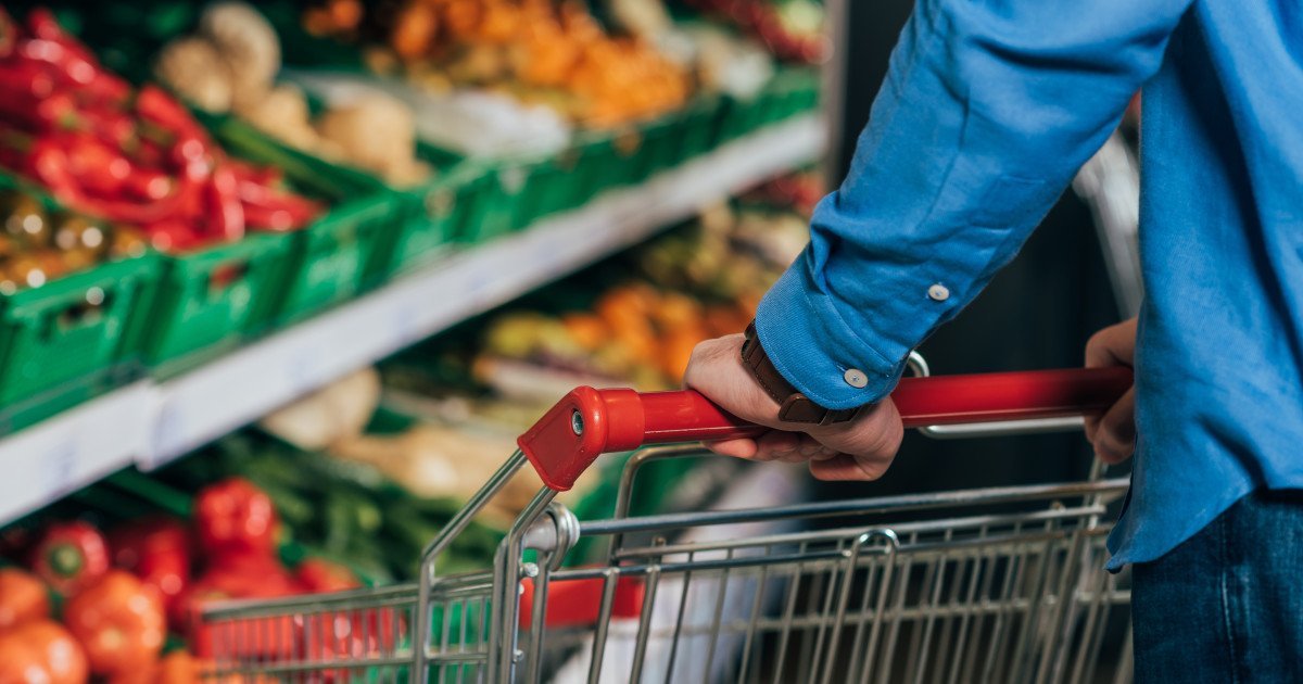 Magazinele din România își ajustează programul de Anul Nou 2026 În perioada sărbătorilor de iarnă, marile lanțuri de magazine din România anunță reduceri semnificative ale programului de funcționare