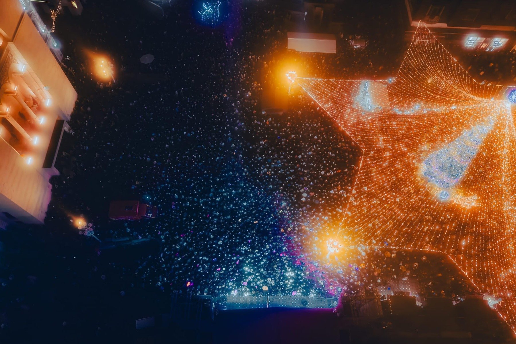 Contrar austerității anunțate pentru 2025 și 2026, marile orașe din România pregătesc în acest an o noapte de Revelion plină de culoare și spectacol, asigurând locuitorilor un sfârșit de an plin de evenimente gratuite