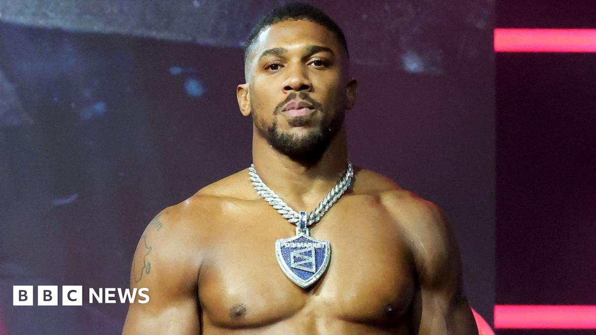 Anthony Joshua, rănit în accident rutier în Nigeria; două victime.