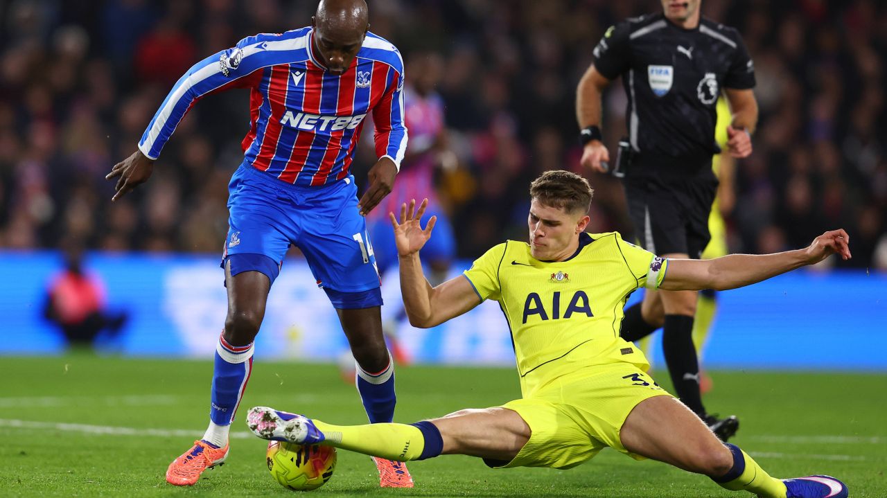 Crystal Palace - Tottenham 0-1, disponibil ACUM pe VOYO. Oaspeții marchează cu primul lor șut pe poartă.