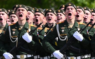 rusia-rusi-moscova-armata-rusia-kremlin.jpg - Presa360