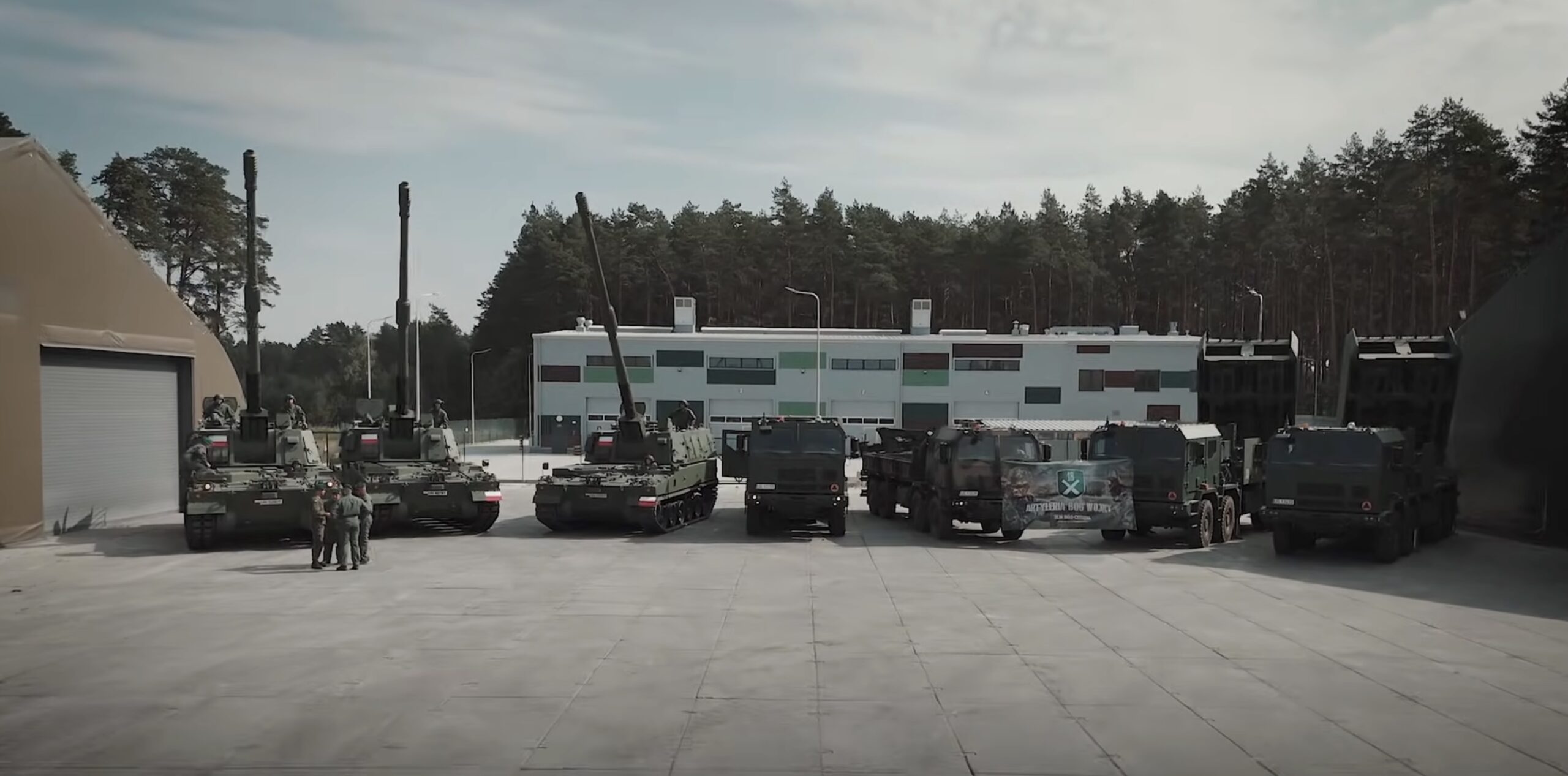 Polonia își întărește capacitatea de apărare: semnarea unui contract de 14 miliarde de euro pentru producția națională de rachete ghidate Polonia a făcut un pas semnificativ spre autarhie în domeniul apărării, anunțând semnarea unui contract de amploare pentru dezvoltarea unei capacități interne robuste de producție a rachetelor ghidate cu precizie