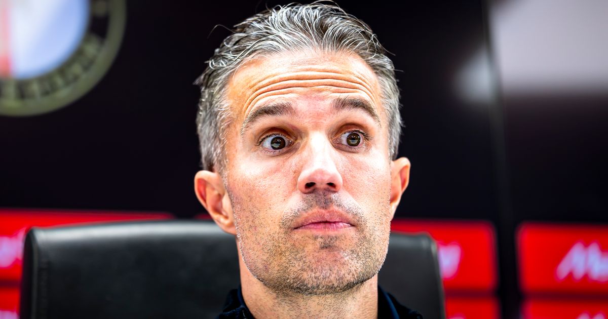 Conflictul dintre Robin van Persie și adversari escaladează: "Spune-mi în față!"