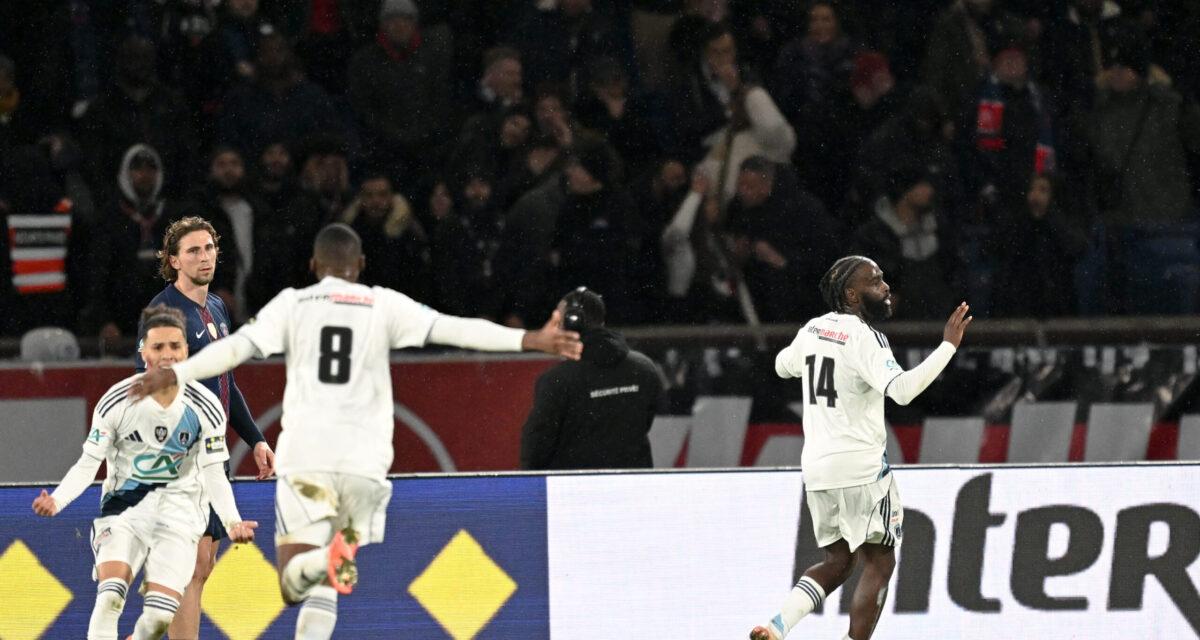 Jonathan Ikoné, eroul Paris FC în Cupa de France Jonathan Ikoné s-a evidențiat din nou în competiția Cupa de France, reușind, în doar două meciuri, să înscrie patru goluri, dintre care unul a fost decisiv în confruntarea cu clubul său de suflet, PSG