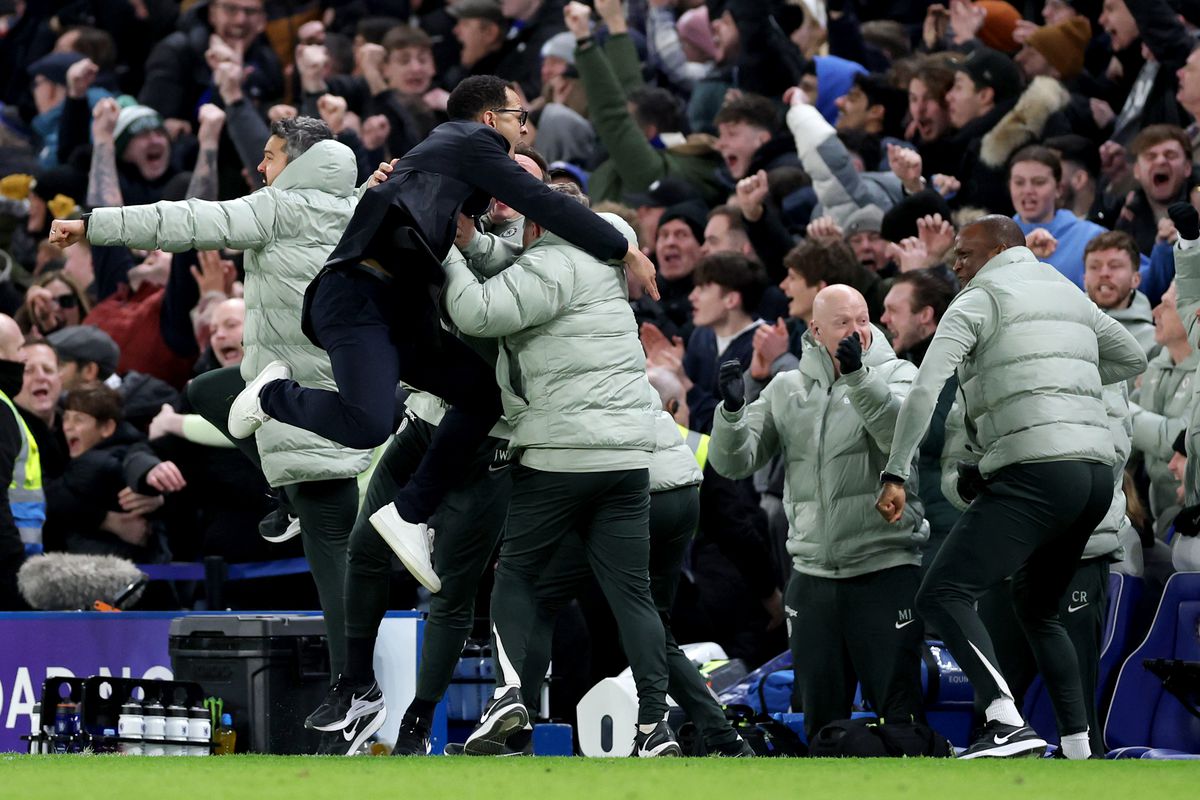 Chelsea triumfă dramatic, întorcând soarta meciului cu 2-0 pe Stamford Bridge!
