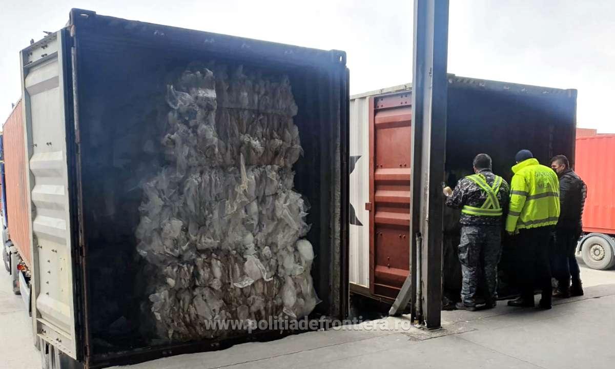 Autosesizare a autorităților: Two containere suspecte de deșeuri provenite din Tunisia, interceptate în Constanța Autoritățile de frontieră din România au reușit recent să demonstreze vigilența și cooperarea interinstituțională într-un caz de import ilegal de deșeuri, un sector critic pentru protecția mediului și prevenirea fraudelor cu impact transfrontalier