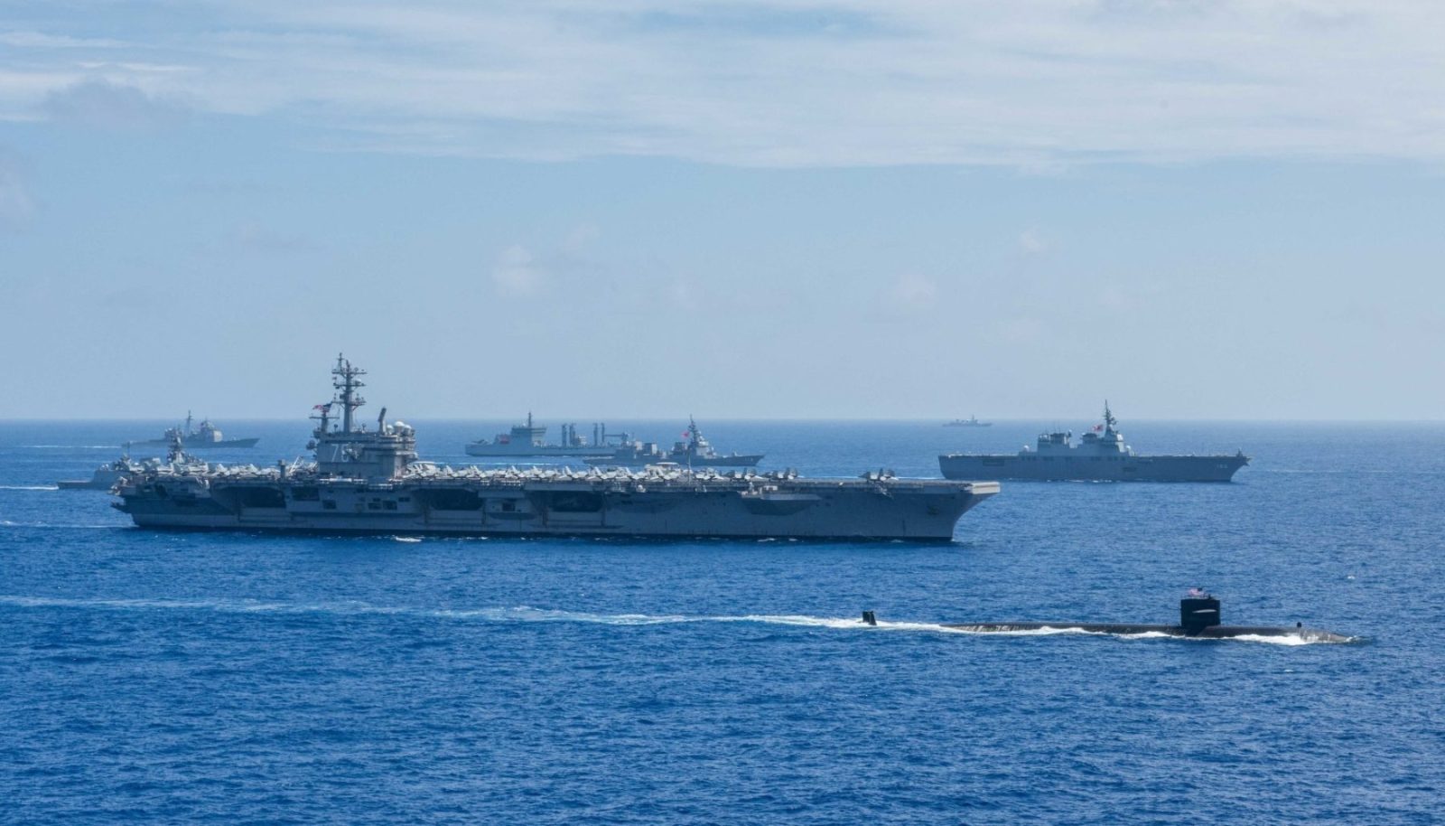 Tensiuni escalate între SUA și Iran, după anunțul despre flotă militară americană în apropierea țărilor din golf Situația geopolitică din Orientul Mijlociu a atins noi niveluri de tensiune după ce președintele Statelor Unite, Donald Trump, a făcut publice informații despre o operațiune militară semnificativă în derulare
