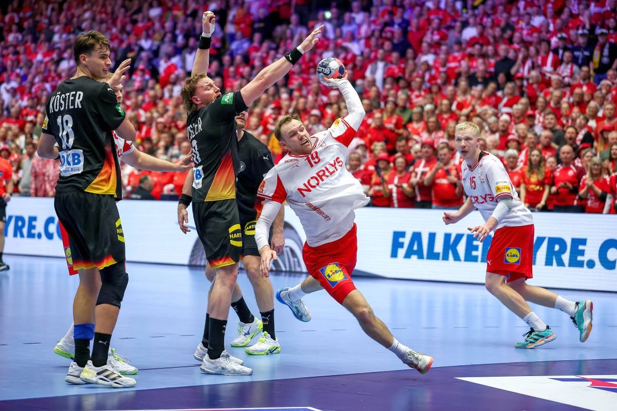 Danemarca, prima semifinalistă la Campionatul European de handbal masculin, după o victorie clară în fața Germaniei Danemarca a demonstrat încă o dată de ce este considerată mare favorită la câștigarea Campionatului European de handbal masculin, reușind să se califice în semifinale după o victorie convingătoare în fața Germaniei, scor 31-26