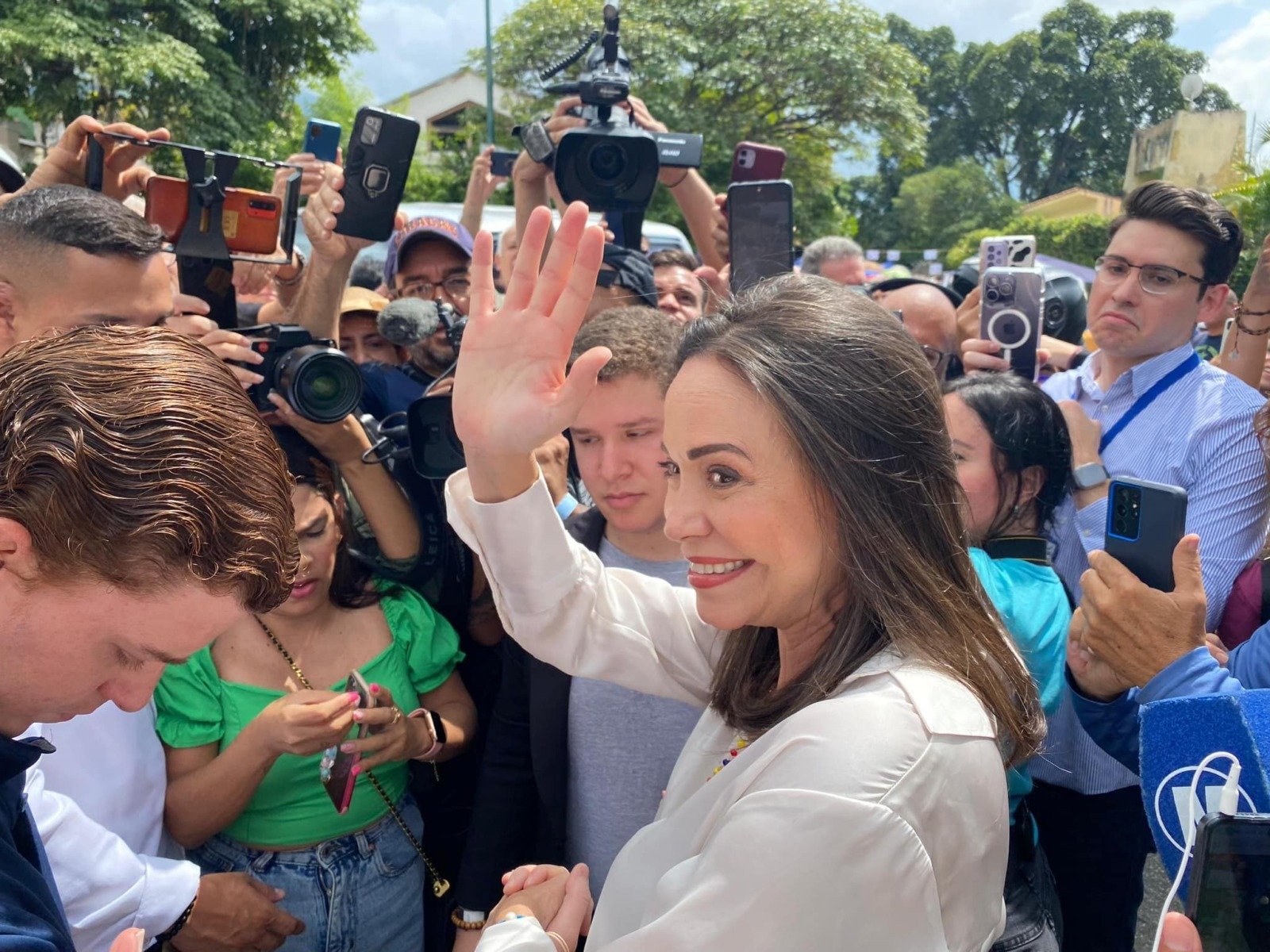 Donald Trump critică din nou opoziția venezueleană: Maria Corina Machado nu are, conform casei albe, suficient sprijin intern pentru a conduce tranziția Președintele american Donald Trump și-a reafirmat, recent, convingerea că opoziția din Venezuela nu are capacitatea de a prelua conducerea tranziției democratice în țara aflată în criză