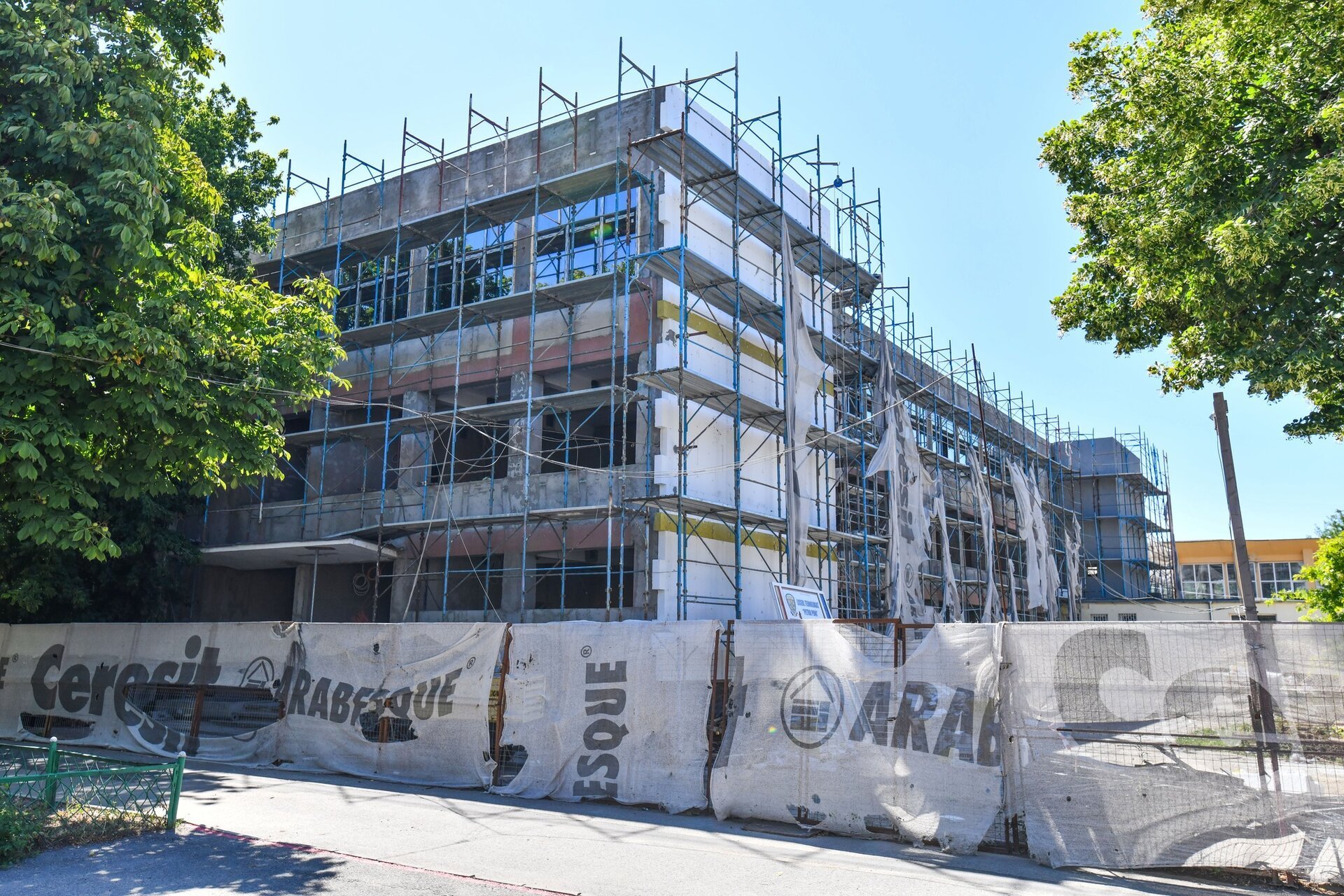 Primăria Sectorului 6 lansează o inițiativă majoră pentru reabilitarea și modernizarea a trei unități școlare din cartierul Militari, un pas important în eforturile administrației de a îmbunătăți condițiile educaționale și de siguranță pentru elevi și cadre didactice