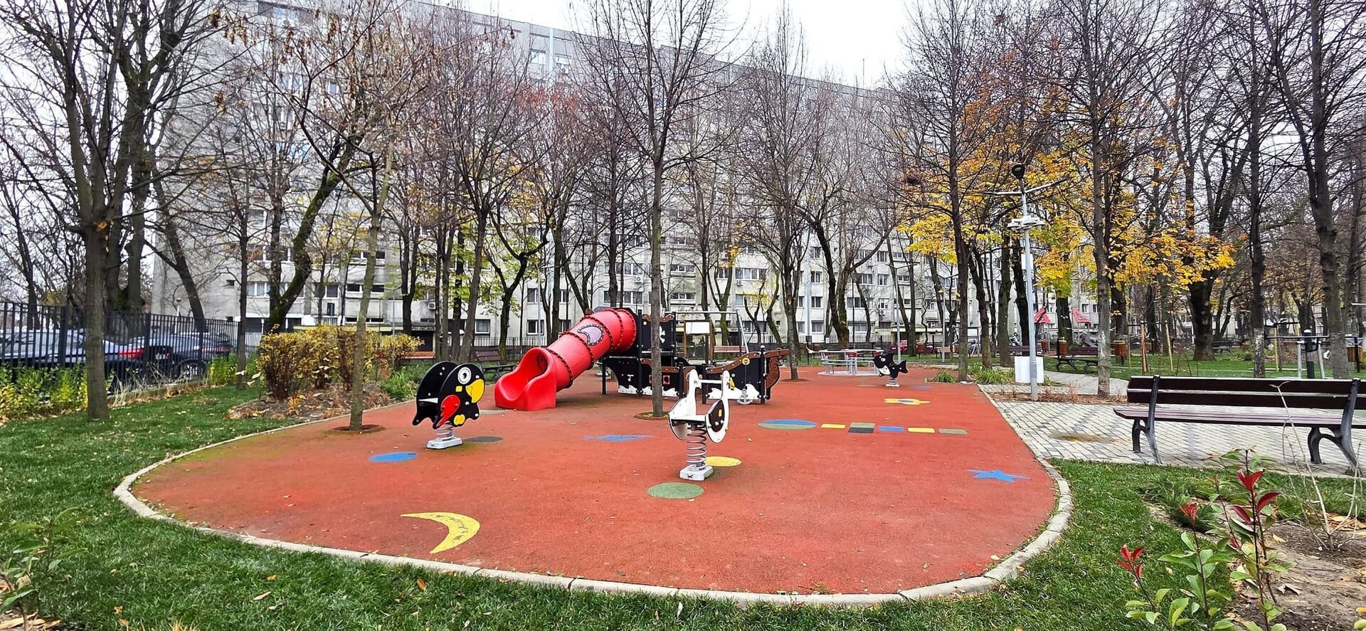 Contract de aproape 2 milioane de euro pentru întreținerea locurilor de joacă și terenurilor în Sector 1