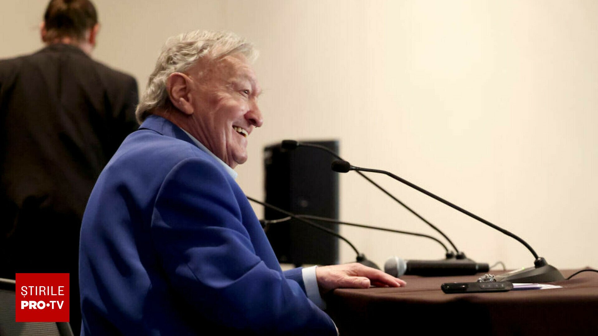 A murit Erich von Daniken, promotorul teoriei extratereștrilor Scriitorul elvețian Erich von Daniken, celebru pentru teoriile sale controversate despre influența extratereștrilor asupra civilizației umane, a încetat din viață la vârsta de 90 de ani, conform anunțului făcut duminică de biroul său