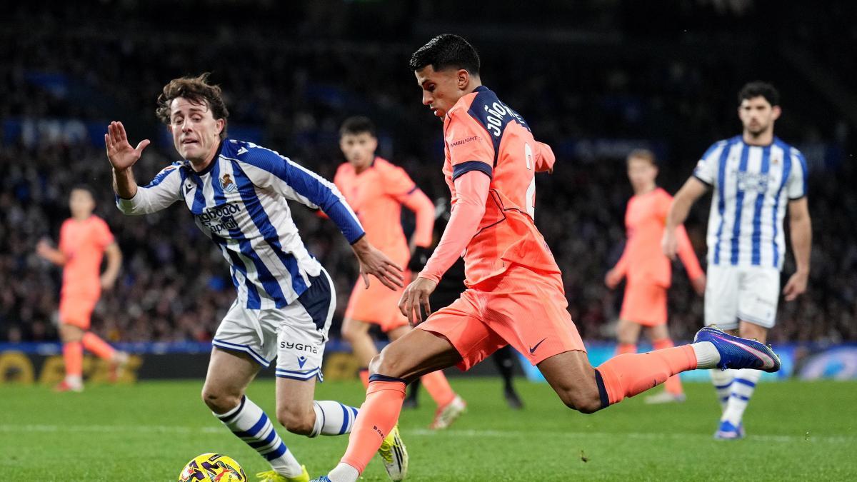 Hansi Flick sub presiune înaintea meciului cu Oviedo Într-o atmosferă tensionată la Spotify Camp Nou, Hansi Flick, antrenorul FC Barcelona, a decis să facă schimbări semnificative în echipa sa înainte de confruntarea cu Oviedo