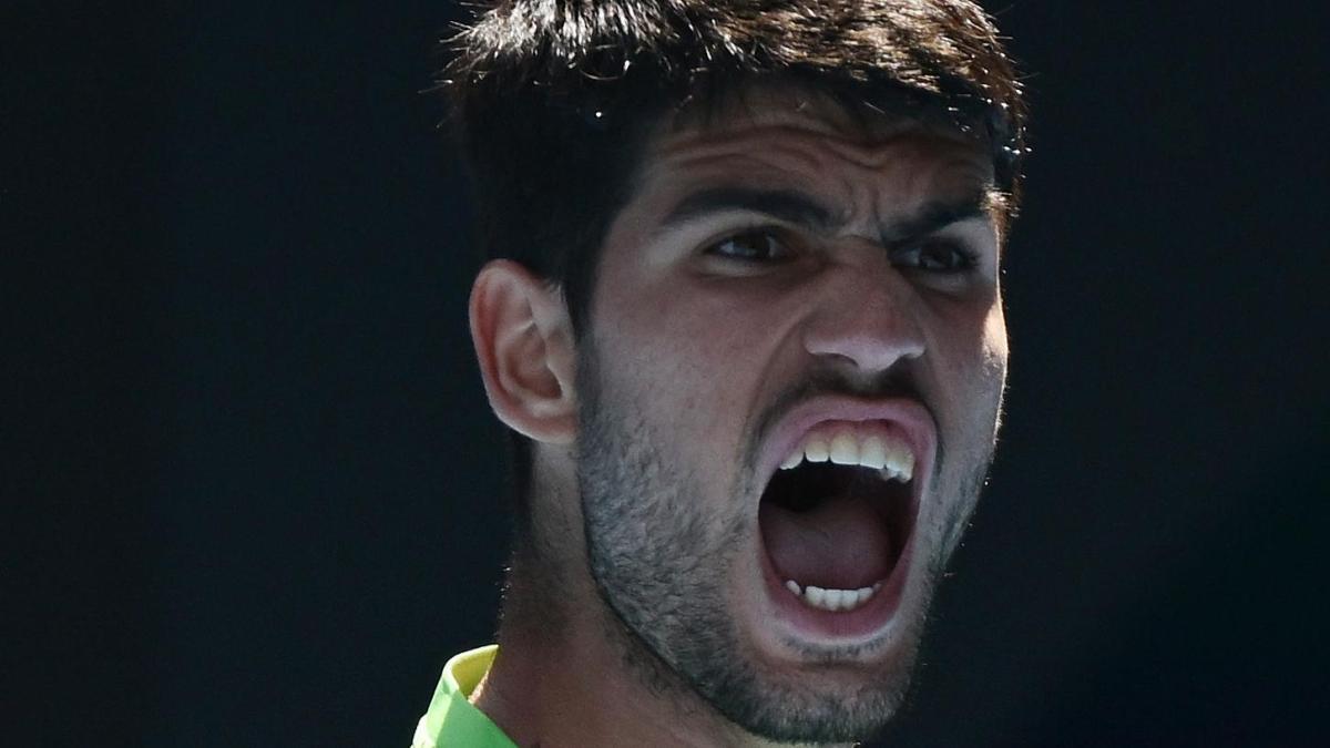 Lleyton Hewitt, Mentor al Speranțelor Australienilor la Openul Australien Lleyton Hewitt, ultimul australian câștigător al unui titlu de Grand Slam în tenis masculin, va susține astăzi echipa de Cupa Davis, îndreptându-și atenția spre Alex de Miñaur, singura speranță locală în cadrul competiției de la Openul Australien