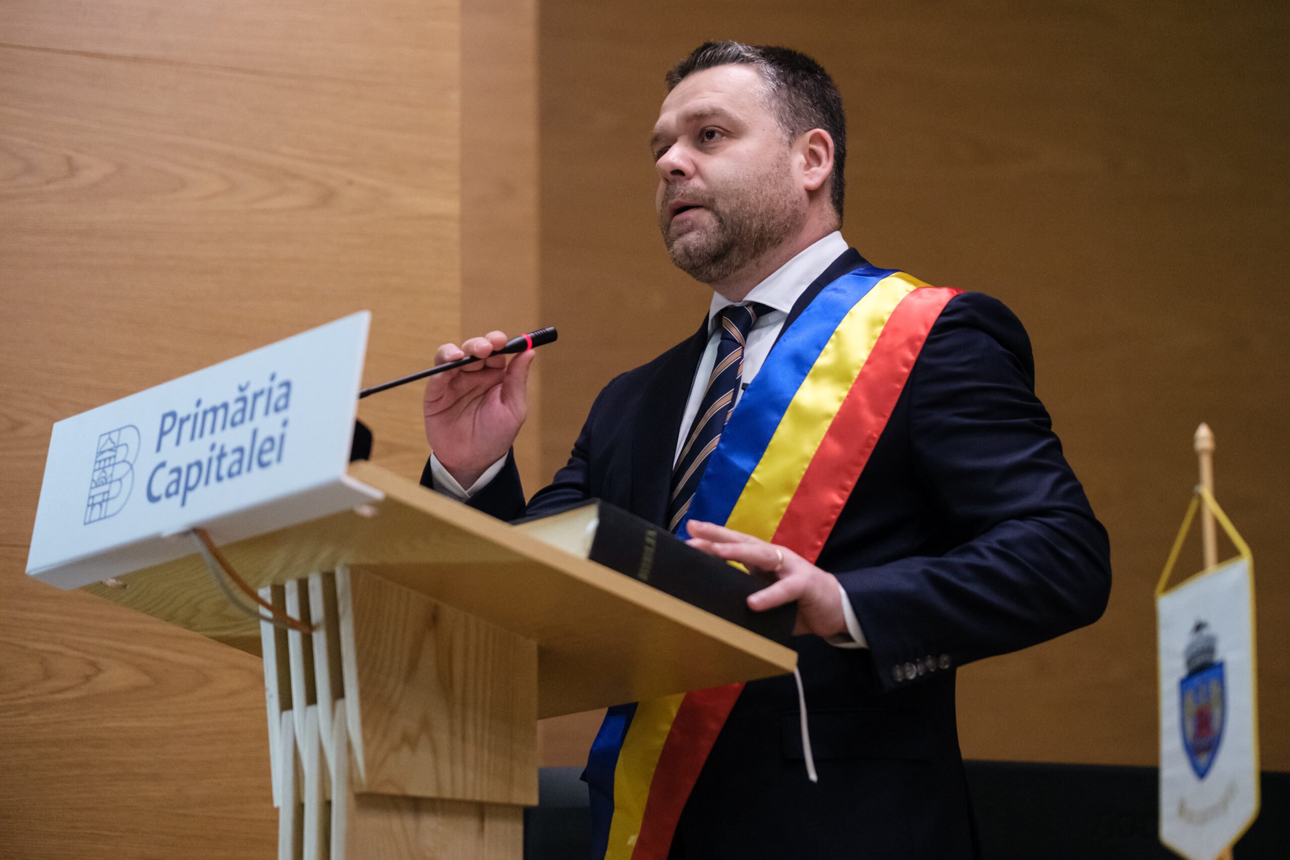 Primăria Capitalei se confruntă cu o situație financiară critică, fiind caracterizată de un buget extrem de redus și datorii în creștere, situație pe care edilul general Ciprian Ciucu o califică drept „dezastruoasă”