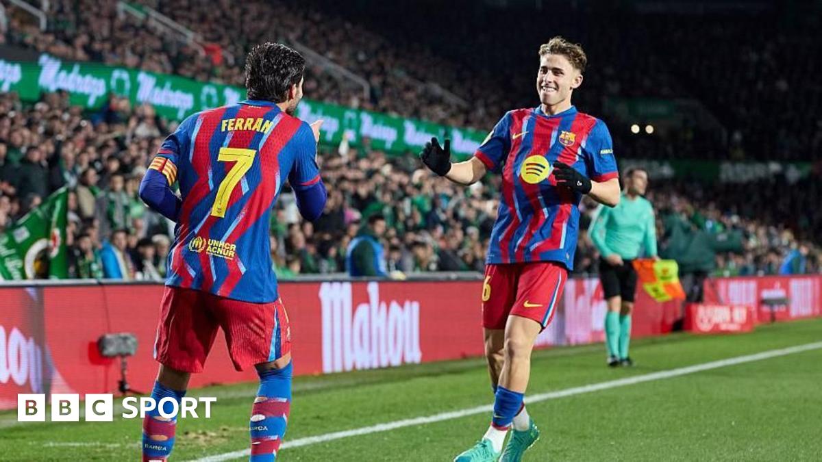 FC Barcelona avansează în sferturile Copa del Rey după un meci complicat cu Racing Santander FC Barcelona s-a impus cu dificultate în fața echipei Racing Santander, câștigând cu 2-0 în optimile de finală ale Copa del Rey