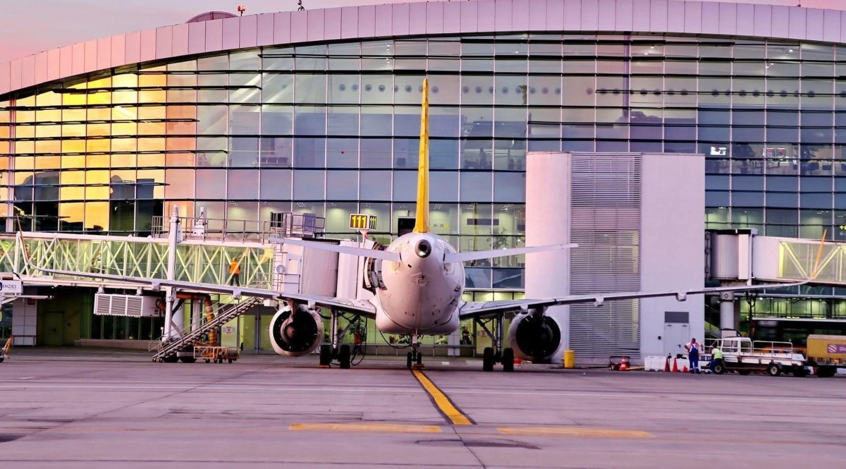 Statul român își consolidază controlul asupra Companiei Naționale Aeroporturi București, compania care gestionează cele mai utilizate aeroporturi din țară: Otopeni și Băneasa