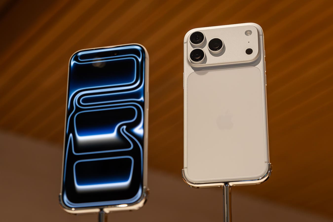Apple iPhone 18 Pro surprinde cu un redesign vizual spectaculos!