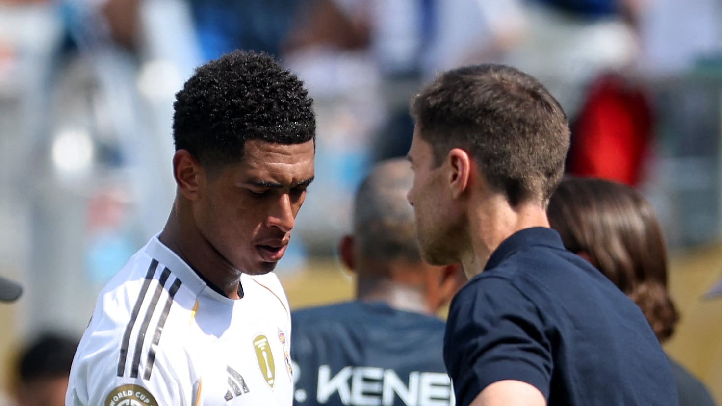 Iñigo Pérez, antrenorul Rayo Vallecano, despre demiterea lui Xabi Alonso: “Antrenorul este cel care trebuie să plece” Iñigo Pérez, antrenorul echipei Rayo Vallecano, a comentat recent situația lui Xabi Alonso, antrenorul Real Madrid, îndemnând la o reflecție profundă asupra responsabilităților celor din domeniul tehnic în fotbalul contemporan