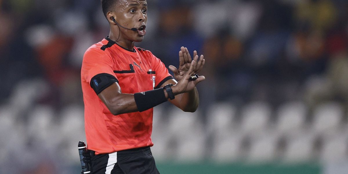 Situație ireală la Cupa Africii! Arbitru exclus cu o zi înainte de meci, din cauza încălțămintei