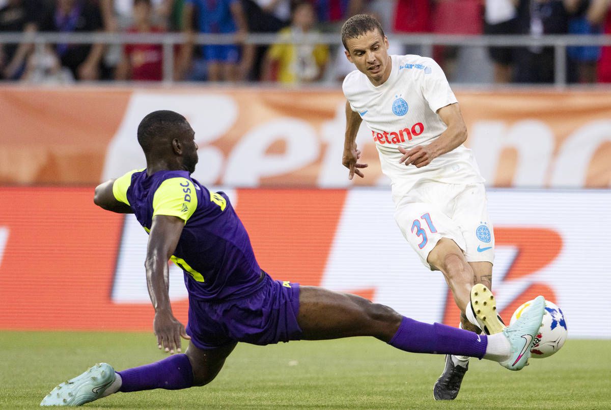 Marian Barbu va arbitra derby-ul FCSB - CFR Cluj Marian Barbu, un nume tot mai cunoscut în rândul arbitrilor români, va conduce de la centru meciul de duminică, 25 ianuarie, dintre FCSB și CFR Cluj, o confruntare ce se preconizează a fi vitală pentru soarta echipei din Capitală în cursa pentru play-off-ul Superligii