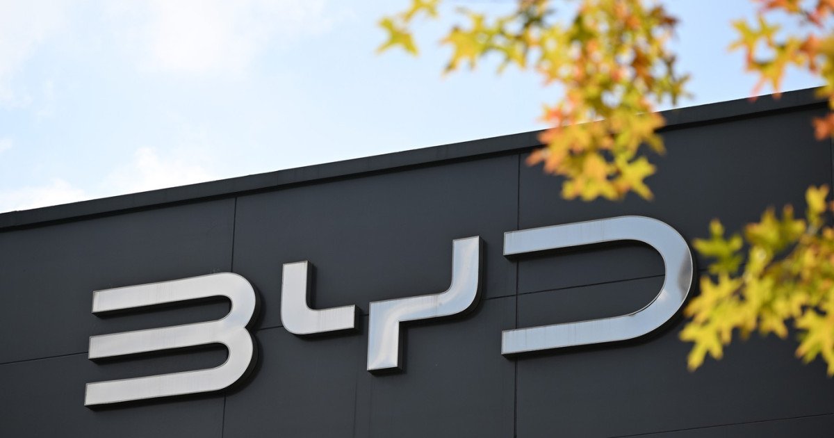 BYD pe cale să depășească Tesla în producția de vehicule electrice Grupul chinez BYD Co