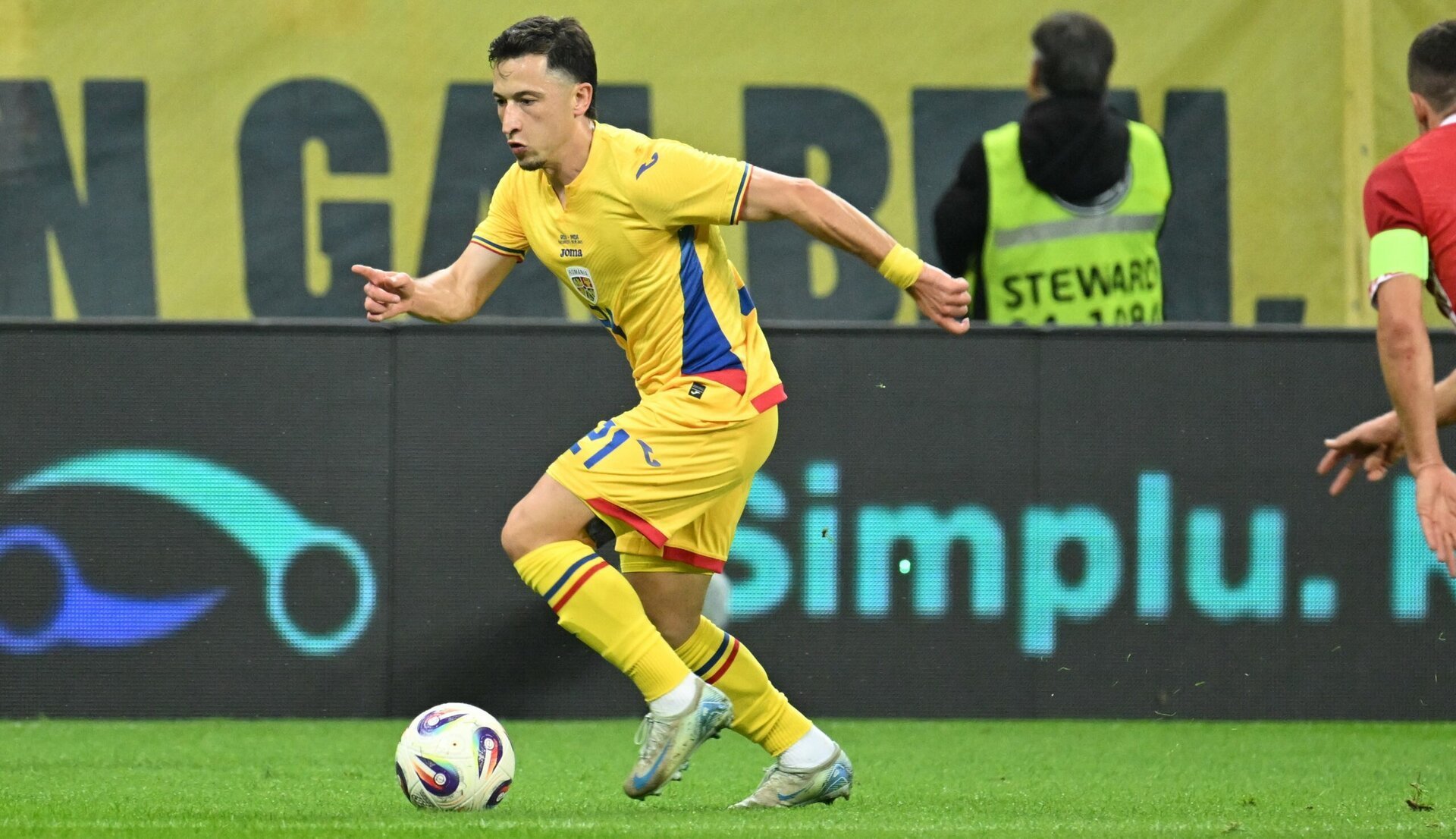 Costel Gâlcă primește, în sfârșit, mijlocașul ofensiv dorit, într-o mutare apreciată de fanii Rapidului