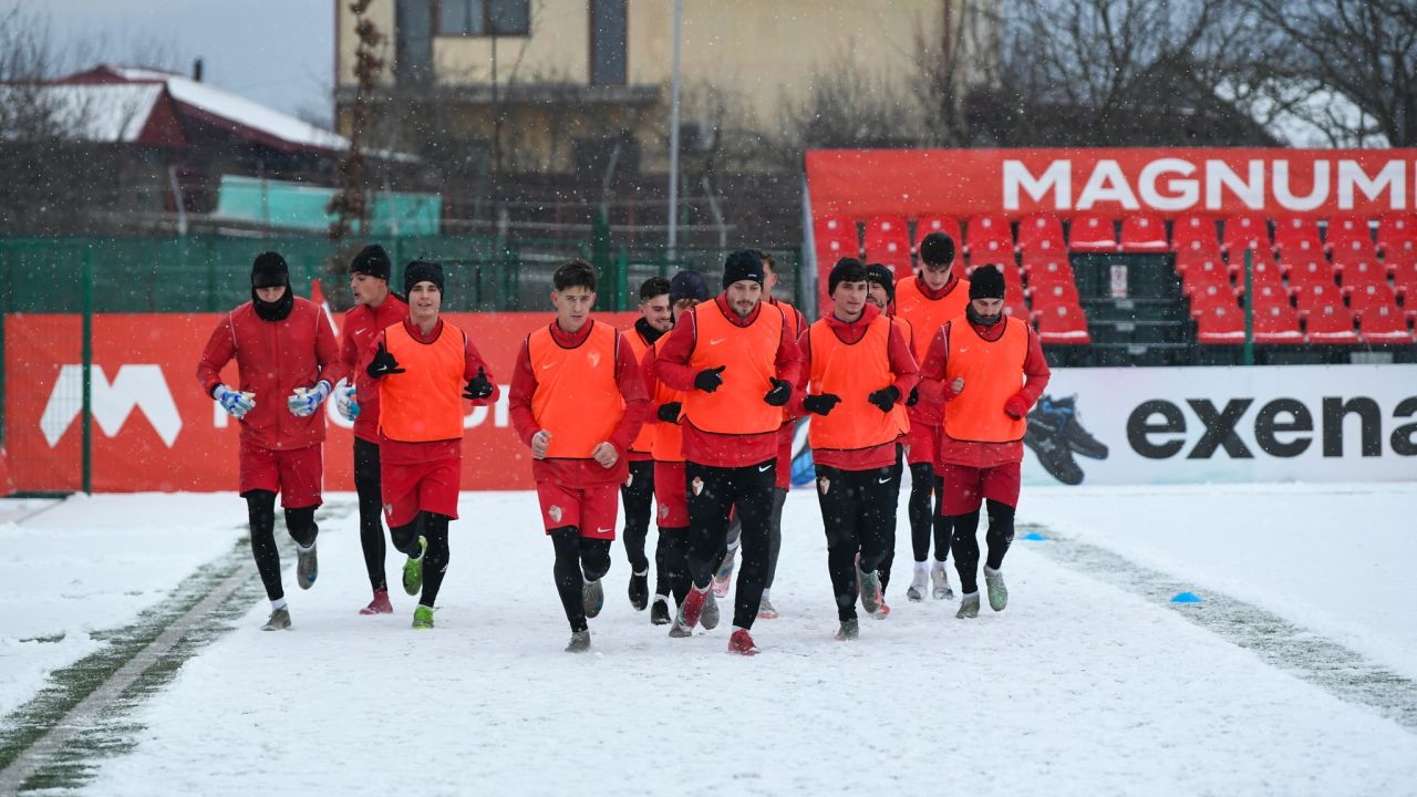 FC Bacău ia decizii radicale înaintea returului FC Bacău, echipa moldoveană susținută de frații Pavăl, a început să facă schimbări semnificative în lotul său în pauza de iarnă