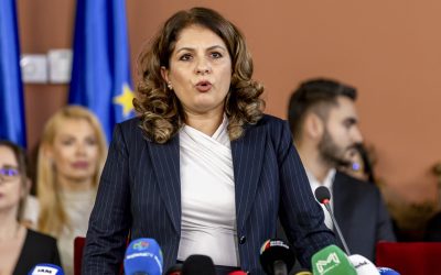 Contestațiile unei avocate din AUR împotriva a doi judecători constituționali, amânate de Curtea de Apel București chiar pentru ziua în care CCR are un nou termen pe pensiile magistraților