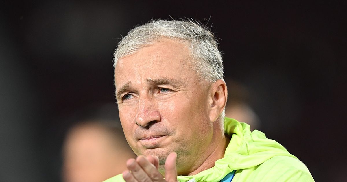 Dan Petrescu, susținut din străinătate în momente de cumpănă Dan Petrescu, unul dintre cei mai reprezentativi antrenori și fotbaliști români, se confruntă cu o perioadă dificilă din punct de vedere al sănătății, dar primește un val impresionant de susținere din partea fanilor din străinătate