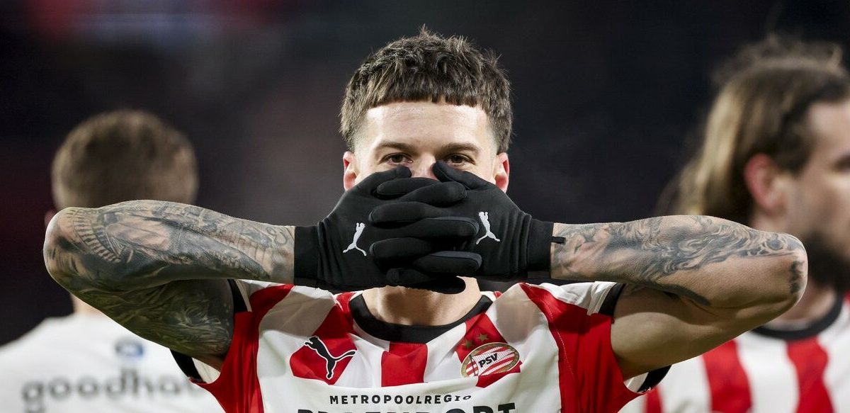 Dennis-Man-loveste-ca-fulgerul-A-marcat-din-nou-pentru-PSV-si-e-superstar-in-Olanda-e1768415760922.j.jpeg - Presa360