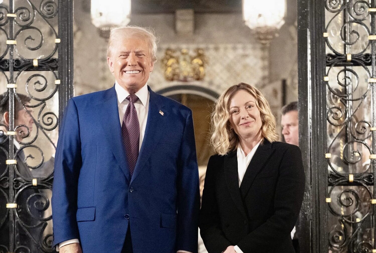 Giorgia Meloni speră ca Donald Trump să pună capăt conflictului din Ucraina pentru a-l nominaliza la Nobelul pentru Pace Premierul italian Giorgia Meloni și-a exprimat vineri speranța că fostul președinte american Donald Trump ar putea avea un rol semnificativ în soluționarea conflictului crâncen din Ucraina, un scenariu care, dacă s-ar materializa, ar putea duce chiar la nominalizarea sa pentru Premiul Nobel pentru Pace