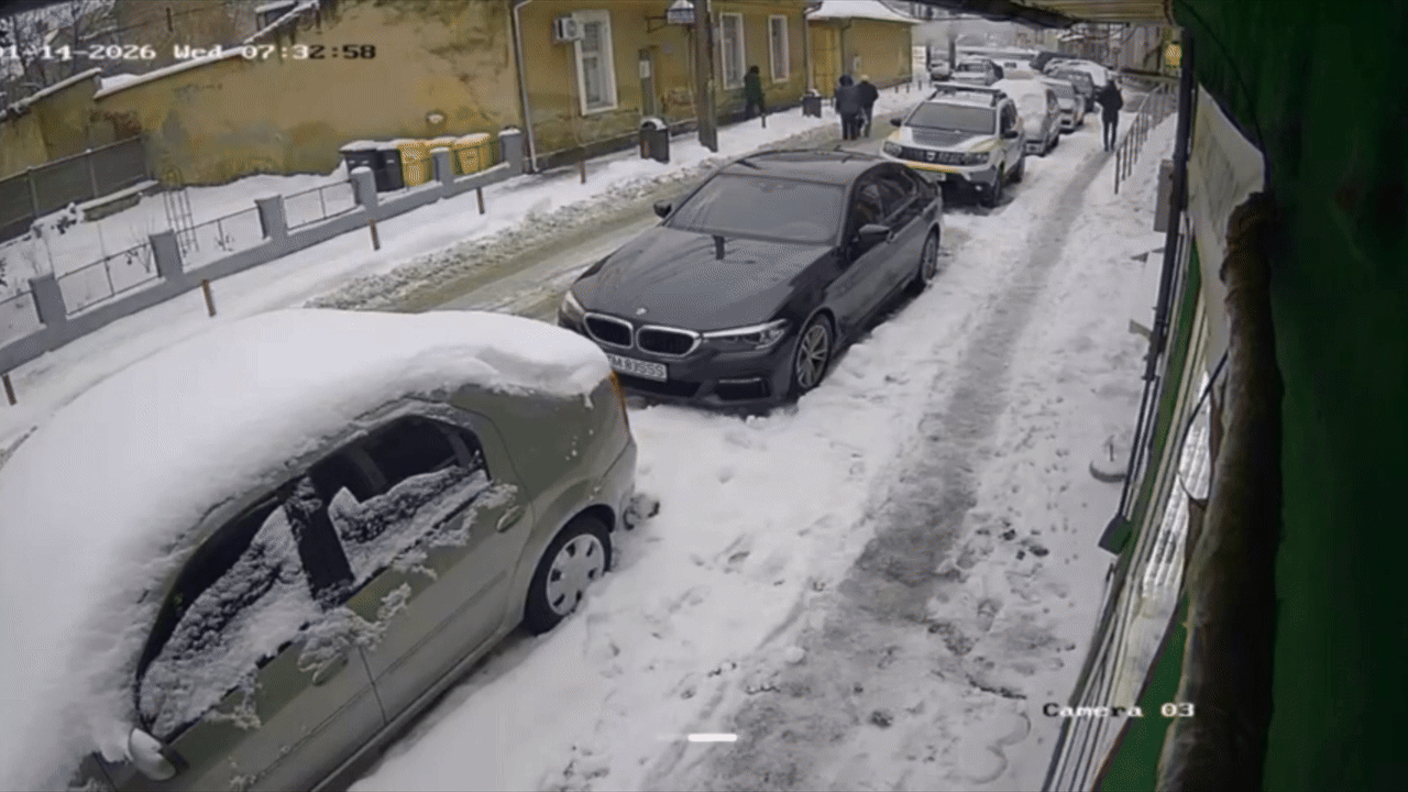 Explozie la Poliția Rutieră Lugoj: Trei polițiști răniți, imagini șocante!