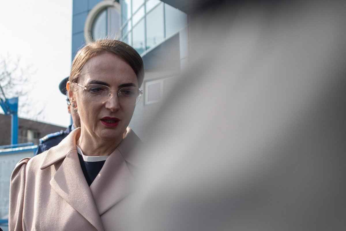 Deputatul USR Alexandru Dimitriu a solicitat sancționarea președintei Înaltei Curți de Casație și Justiție, Monica Bella Savonea, susținând că șefa instanței supreme a încălcat normele etice și procesuale într-un moment critic pentru sistemul judiciar