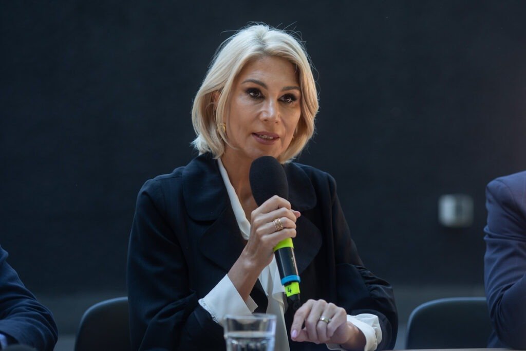 Întârzierea prezentării raportului privind anularea alegerilor din 2024 devine o problemă majoră pentru PNL și coaliție În plin război politic și cu alegerile prezidențiale de peste un an în plan, partidul de guvernământ se află în fața unei noi crize de încredere