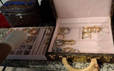 Femei-bijuterii-ceasuri-bunuri-3-milioane-de-euro.jpg - Presa360