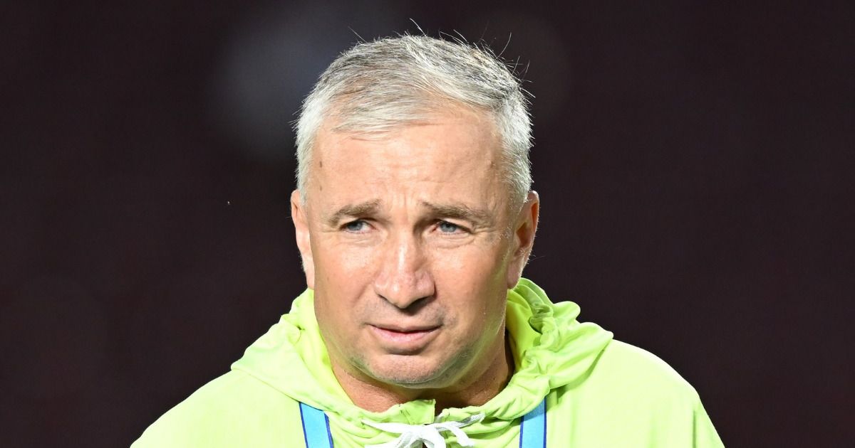Beatrice-Chelsea Petrescu, la derby-ul zilei: Chelsea - Arsenal Beatrice-Chelsea, una dintre fiicele cunoscutului jucător și antrenor român Dan Petrescu, a fost invitată să asiste astăzi la semifinala Carabao Cup între Chelsea și Arsenal, meci ce se va desfășura pe prestigiosul stadion Stamford Bridge, cu începere de la ora 22:00