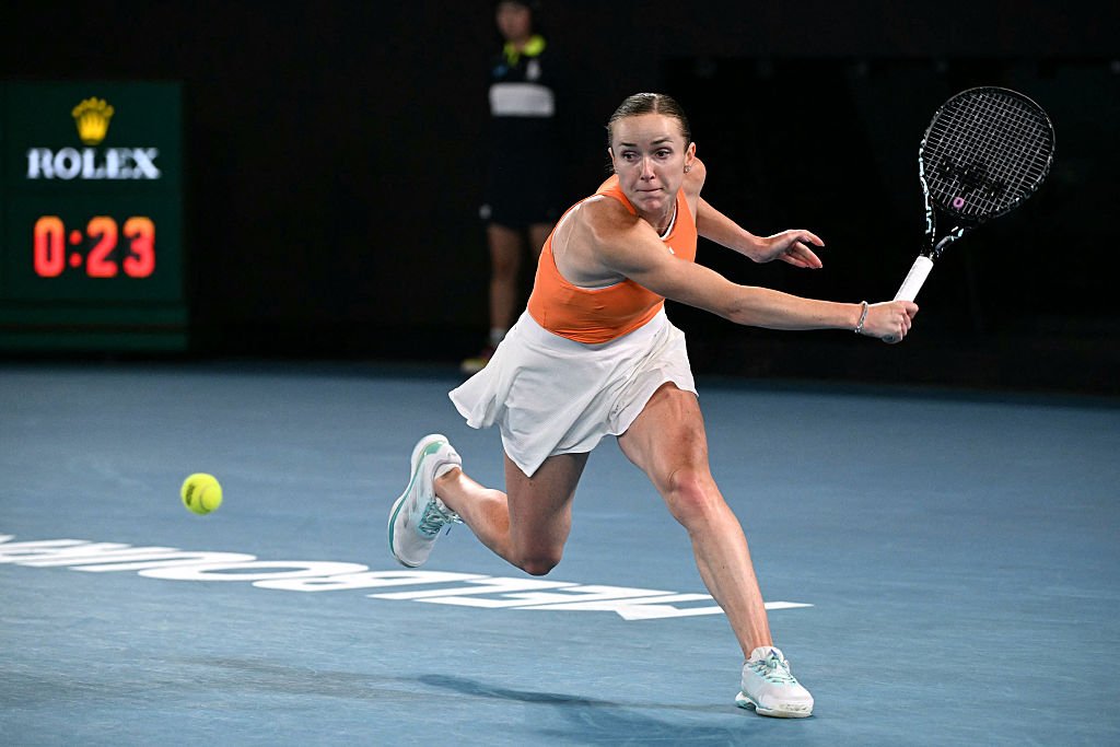 Svitolina avansează în sferturi la Australian Open Elina Svitolina a reușit să își adauge un nou capitol impresionant în cariera sa, atingând a 14-a semifinală la un Grand Slam, după ce a învins-o pe Mirra Andreeva, numărul 8 mondial, cu 6-2, 6-4