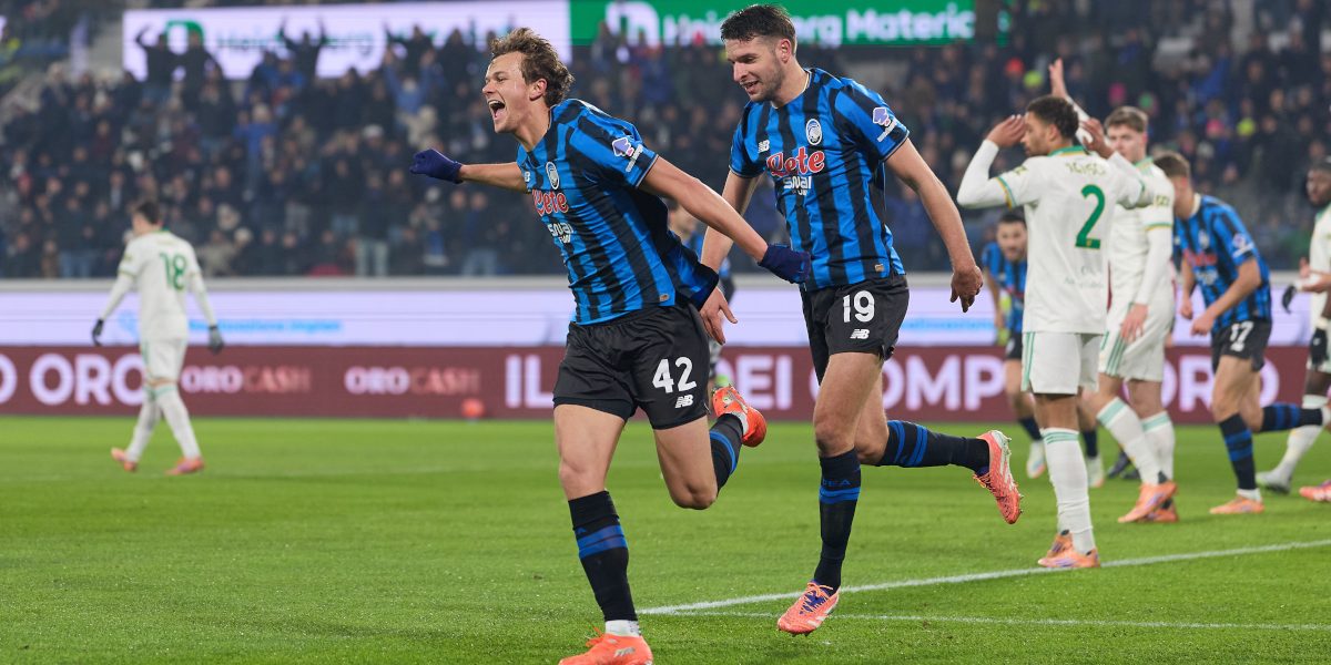 Atalanta învinge Roma cu 1-0, în fața unei atmosfere electrizante Atalanta a obținut o victorie prețioasă, scor 1-0, împotriva echipei AS Roma, într-un meci disputat la New Balance Arena din Bergamo