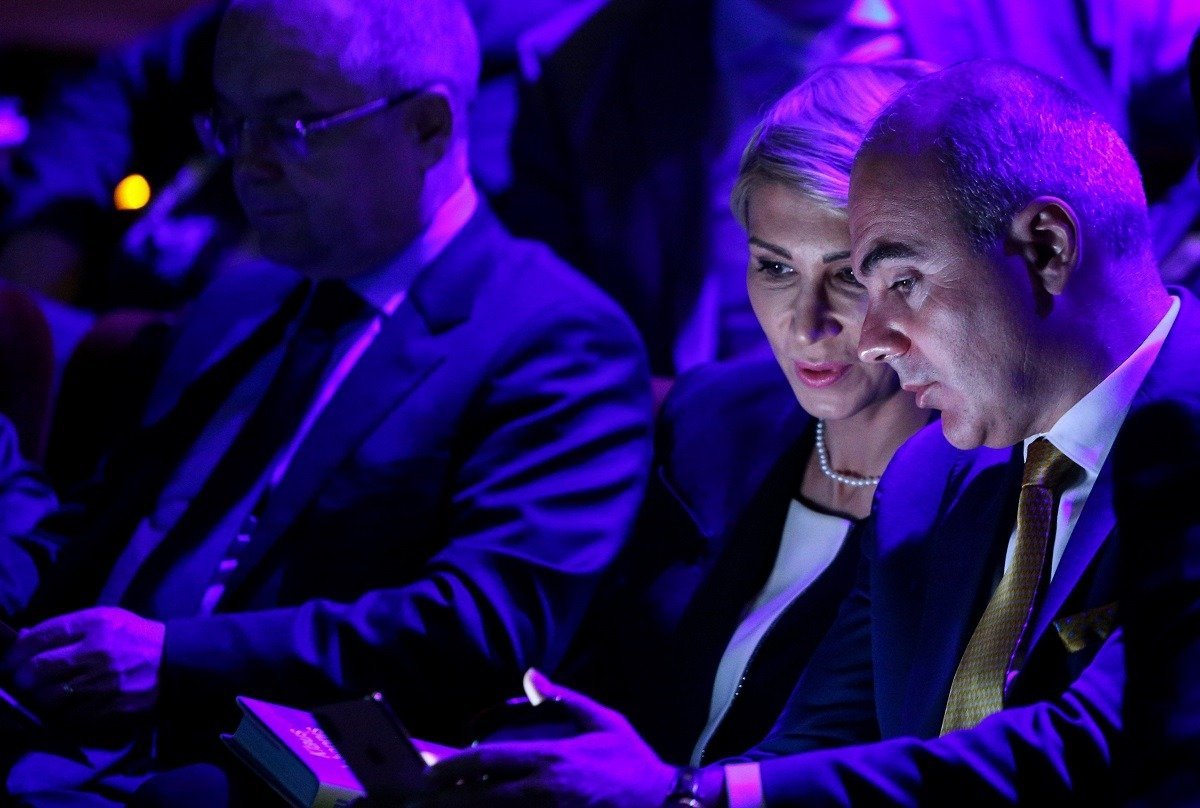 Scandalul plagiat în jurul ministrului Radu Marinescu pune în pericol încrederea publică în Justiție Situația de criză generată de acuzațiile de plagiat aduse actualului ministru al Justiției, Radu Marinescu, riscă să zdruncine încrederea publicului în noul ministru și, implicit, în sistemul judiciar