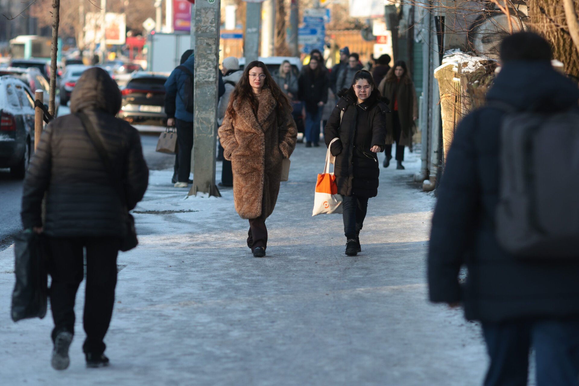 Administrația Națională de Meteorologie anunță că până miercuri, 21 ianuarie, se prelungește codul galben de ger pentru București și întreaga țară, avertizarea fiind în vigoare până la ora 10:00