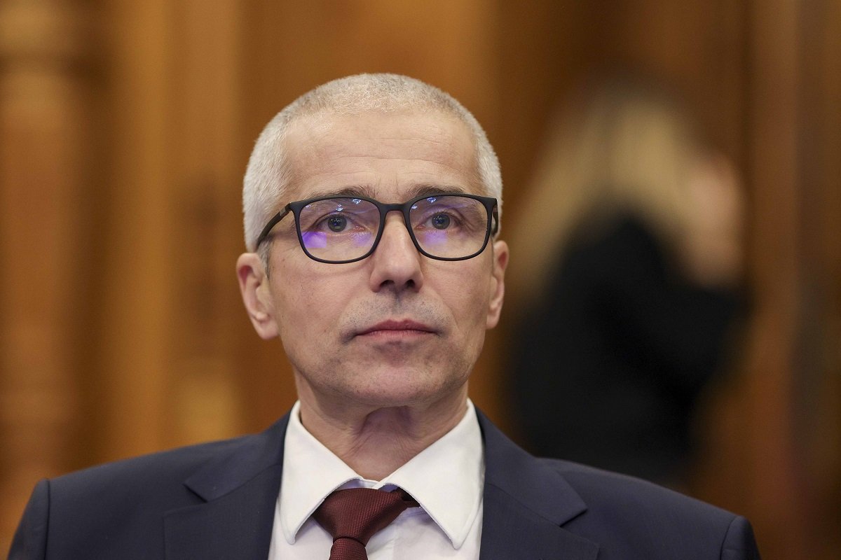 Ministrul Justiției anunță formarea unui grup de lucru pentru modificarea legislației privind răspunderea penală a minorilor Crima gravă petrecută recent în Timiș, în care unul dintre suspecți are doar 13 ani, a reaprins discuțiile despre legislația penală din România în domeniul justiției juvenile