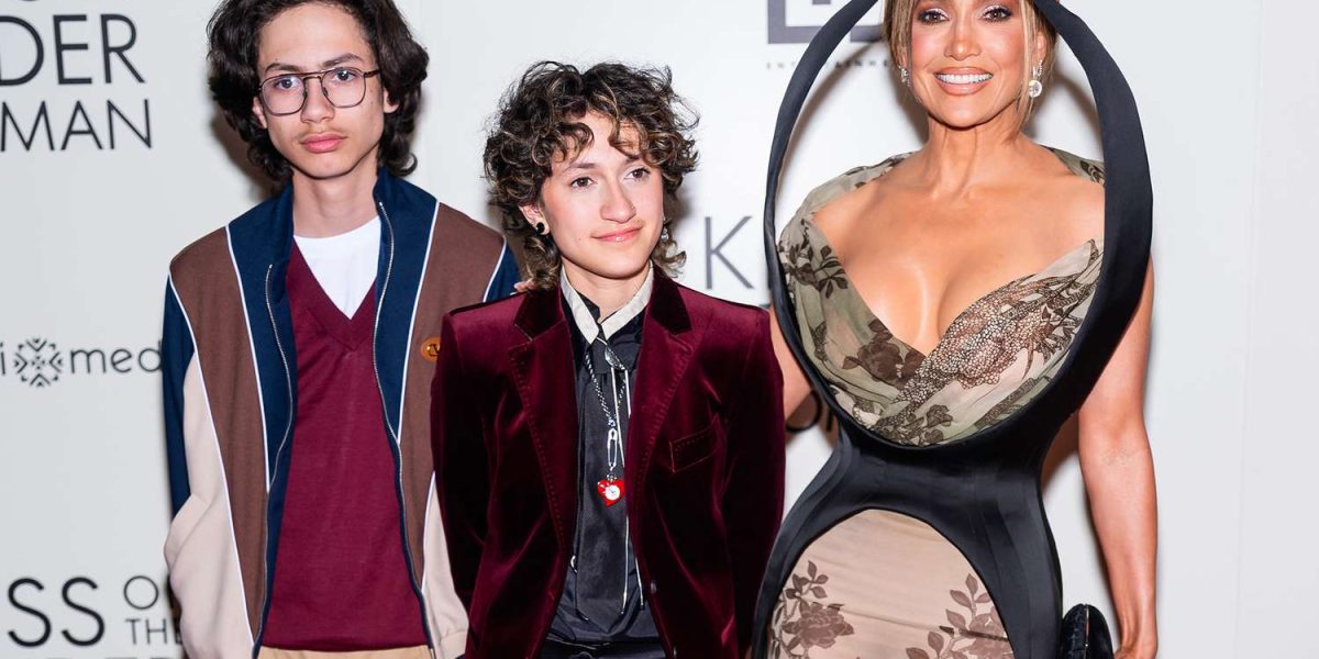 Jennifer-Lopez-Emme-Max-010126-8955649f4ddd4481b0a4b9fdd826acc3.jpg - Presa360