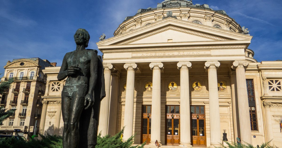 Mihai Eminescu, simbol al culturii române, omagiat la 176 de ani de la naștere Pe 15 ianuarie, România sărbătorește Ziua Culturii Naționale, marcând 176 de ani de la nașterea lui Mihai Eminescu, poetul care a redefinit literatura română și a devenit un pilon al identității culturale naționale